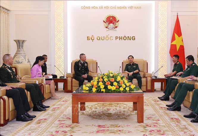 Đại tướng, Bộ trưởng Quốc phòng Phan Văn Giang tiếp Đại tướng Songwit Noonpackdee, Tư lệnh Lực lượng Quốc phòng Thái Lan. Ảnh: Trọng Đức - TTXVN