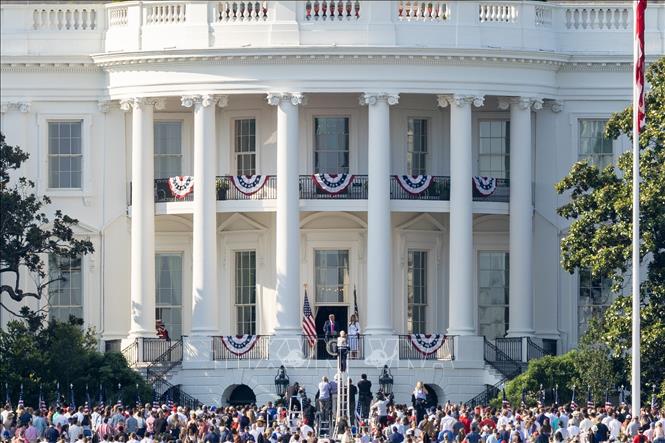 Tổng thống Donald Trump phát biểu trong lễ kỷ niệm lần thứ 249 Quốc khánh Mỹ tại Nhà Trắng, ngày 4/7/2025. Ảnh: THX/TTXVN 