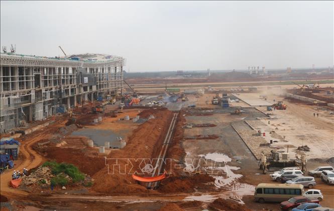 Thi công hệ thống thoát nước tại phần cánh nhà ga sân bay Long Thành. Ảnh: Công Phong - TTXVN
