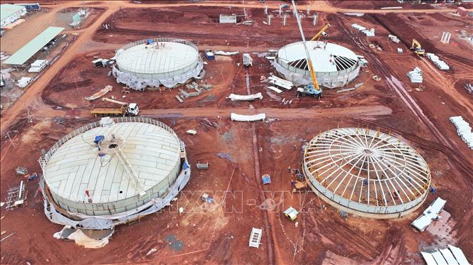 Thi công hệ thống cung cấp nhiên liệu phục vụ sân bay Long Thành. Ảnh: Công Phong - TTXVN