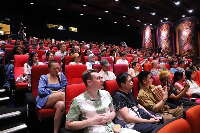 Liên hoan phim thu hút đông đảo khán giả thuộc nhiều thế hệ trong cộng đồng người Việt tại Anh và người dân sở tại. Ảnh: Phong Hà - PV TTXVN tại Anh