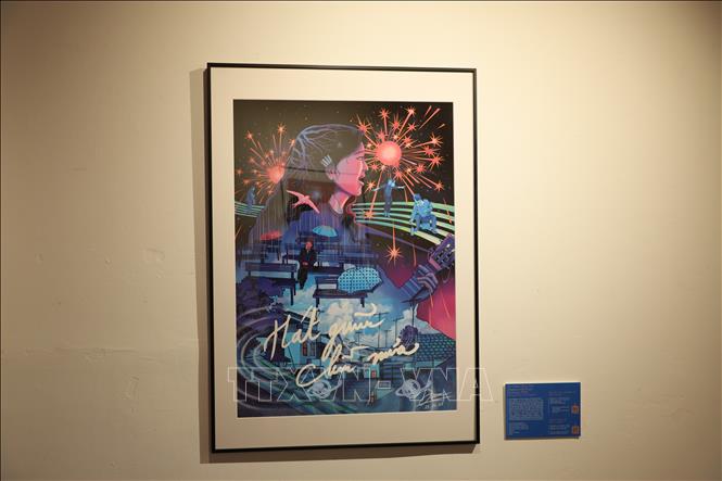 Poster giới thiệu phim Hát Giữa Chiều Mưa (1990), một bộ phim nhạc kịch của đạo diễn Trần Phương. Ảnh: Phong Hà - PV TTXVN tại Anh
