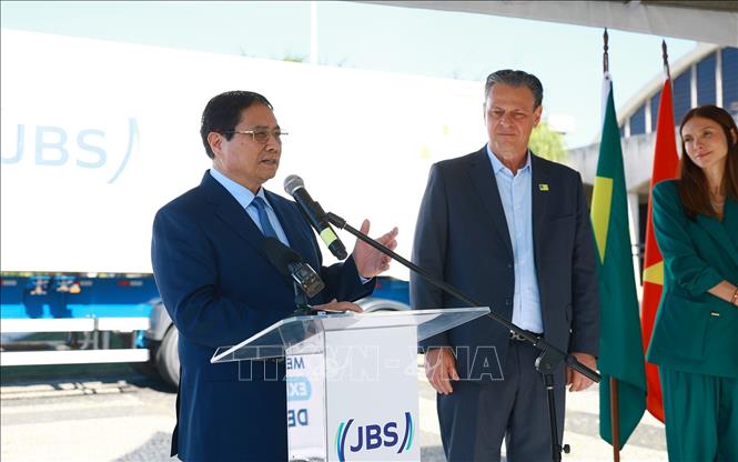 Thủ tướng Phạm Minh Chính phát biểu tại lễ xuất lô hàng thịt bò đầu tiên của Brazil xuất sang Việt Nam. Ảnh: Dương Giang-TTXVN
