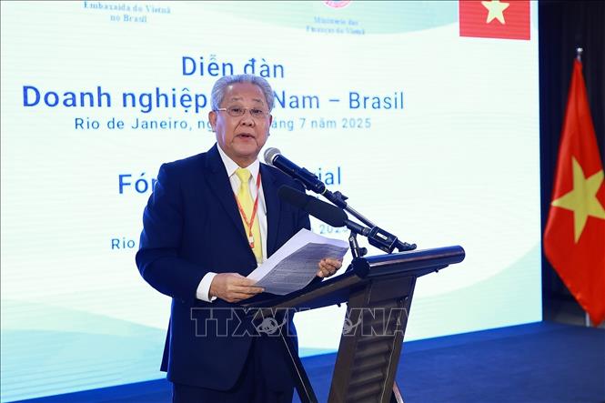 Ông Huỳnh Văn Thòn, Chủ tịch Công ty Cổ phần Tập đoàn Lộc Trời phát biểu về hợp tác trong lĩnh vực nông nghiệp. Ảnh: Dương Giang-TTXVN