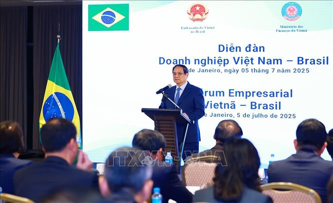 Thủ tướng Phạm Minh Chính phát biểu tại Diễn đàn doanh nghiệp Việt Nam - Brazil. Ảnh: Dương Giang-TTXVN
