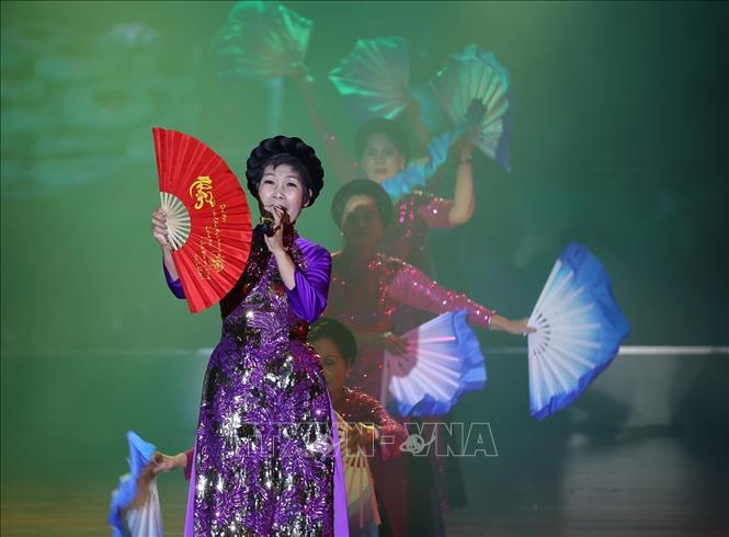 Tiết mục hát Văn 
