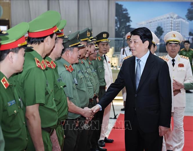 Chủ tịch nước Lương Cường với các đại biểu. Ảnh: Lâm Khánh - TTXVN