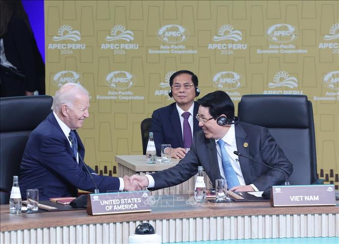 Chủ tịch nước Lương Cường và Tổng thống Hoa Kỳ Joe Biden dự Đối thoại không chính thức giữa các nhà lãnh đạo APEC với khách mời tại Thủ đô Lima, Peru, sáng 15/11/2024 (giờ địa phương, đêm 15/11 giờ Việt Nam). Ảnh: Lâm Khánh – TTXVN