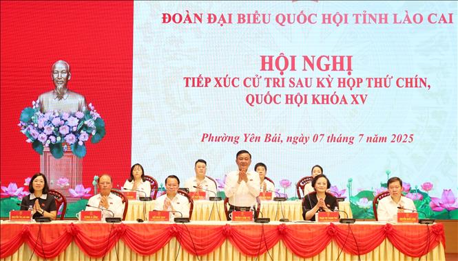 Ủy viên Bộ Chính trị, Thường trực Ban Bí thư Trần Cẩm Tú cùng Đoàn Đại biểu Quốc hội tỉnh Lào Cai tiếp xúc cử tri phường Yên Bái, Nam Cường, Âu Lâu và Văn Phú (tỉnh Lào Cai). Ảnh: Tuấn Anh - TTXVN