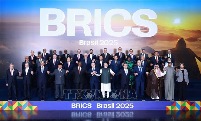 Thủ tướng Phạm Minh Chính và các Trưởng đoàn tham dự Hội nghị BRICS mở rộng năm 2025 chụp ảnh chung. Ảnh: Dương Giang-TTXVN
