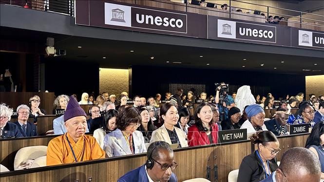 A Vietnamese delegation attends the 47th session of UNESCO’s World Heritage Committee in Paris from July 6 to 16. VNA Photo: Thu Hà