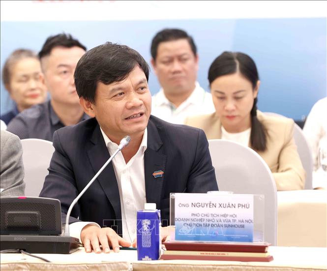 Ông Nguyễn Xuân Phú, Phó Chủ tịch Hiệp hội Doanh nghiệp Nhỏ và Vừa Hà Nội, Chủ tịch Tập đoàn Sunhouse phát biểu tại diễn đàn. Ảnh: Phương Hoa – TTXVN