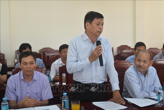 Ông Nguyễn Tấn Thành, Phó Giám đốc Sở Tài chính tỉnh Đắk Lắk giải đáp một số kiến nghị về vấn đề nguồn kinh phí. Ảnh: Nguyên Dung – TTXVN