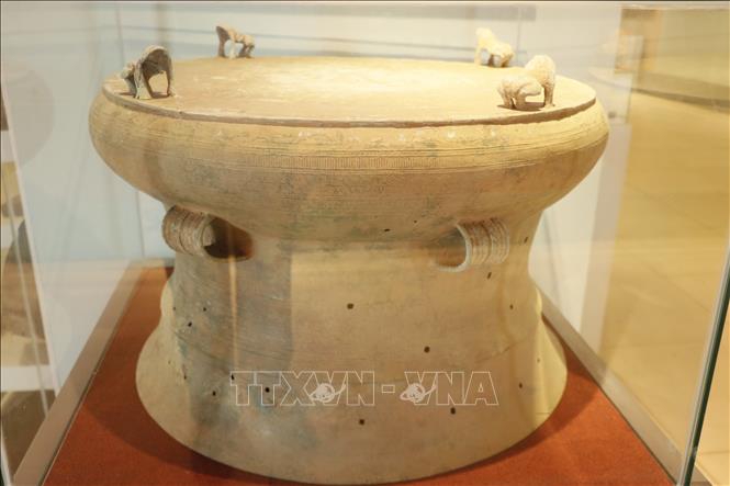Trống đồng Thọ Sơn, được phát hiện vào năm 1998 tại ấp Sơn Thành, xã Thọ Sơn. Ảnh: K GỬIH -TTXVN
