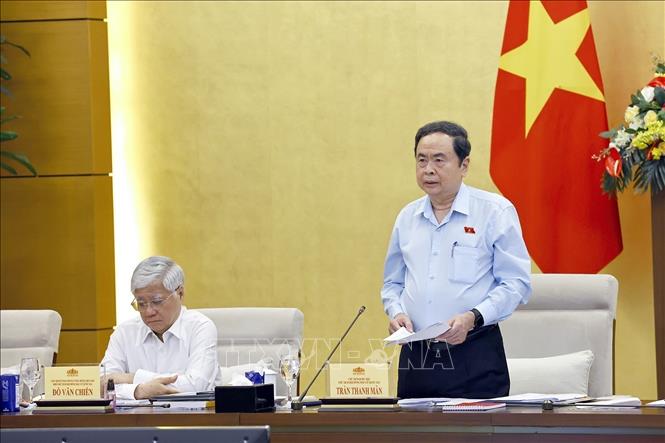 NA Chairman Tran Thanh Man speaks at the meeting. VNA Photo: Doãn Tấn