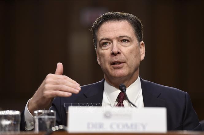 Cựu Giám đốc FBI James Comey trong phiên điều trần tại Ủy ban Tình báo Thượng viện Mỹ ở Washington DC., ngày 8/6/2025. Ảnh: CNN/TTXVN