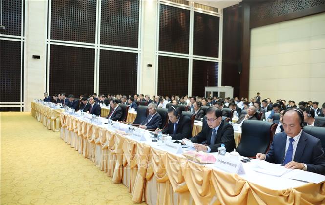 Các đại biểu tham dự Tọa đàm giữa Lãnh đạo Chính phủ hai nước Việt Nam - Lào với doanh nghiệp. Ảnh: Xuân Tú - PV TTXVN tại Lào
