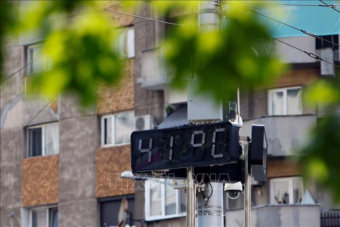 Nhiệt kế ngoài trời chỉ mức nhiệt 41 độ C tại Bucharest, Romania, ngày 8/7/2025. Ảnh: THX/TTXVN