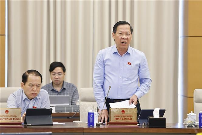 Chủ nhiệm Ủy ban Kinh tế và Tài chính của Quốc hội Phan Văn Mãi phát biểu. Ảnh: Doãn Tấn - TTXVN