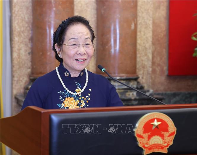 Nguyên Phó Chủ tịch nước Nguyễn Thị Doan, Chủ tịch Hội Khuyến học Việt Nam trình bày báo cáo. Ảnh: Lâm Khánh - TTXVN