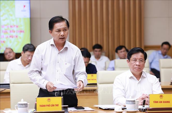 Chủ tịch UBND Thành phố Cần Thơ Trần Văn Lâu phát biểu. Ảnh: Dương Giang-TTXVN