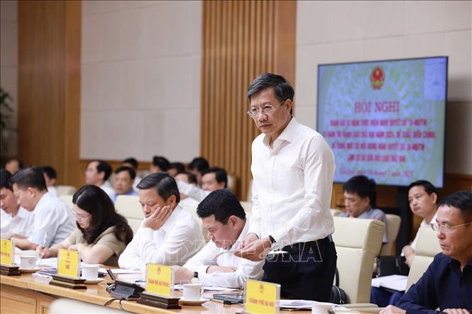 Phó Chủ tịch Thường trực UBND Thành phố Hải Phòng Lê Anh Quân phát biểu. Ảnh: Dương Giang-TTXVN