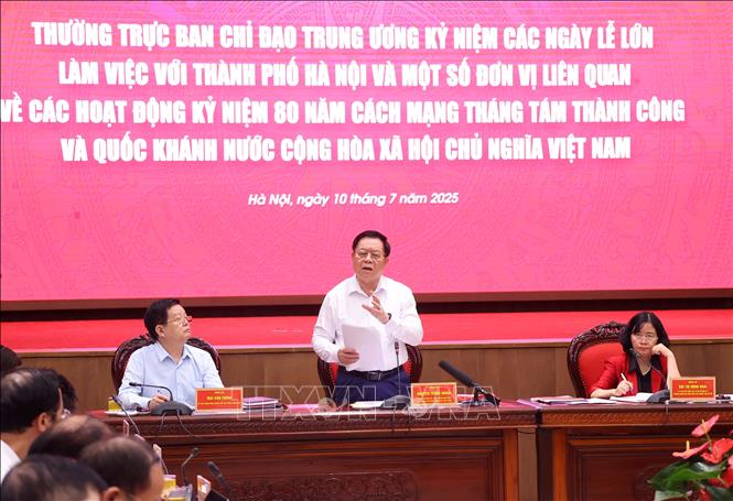 Trưởng Ban Tuyên giáo và Dân vận Trung ương Nguyễn Trọng Nghĩa phát biểu kết luận buổi làm việc. Ảnh: Văn Điệp - TTXVN