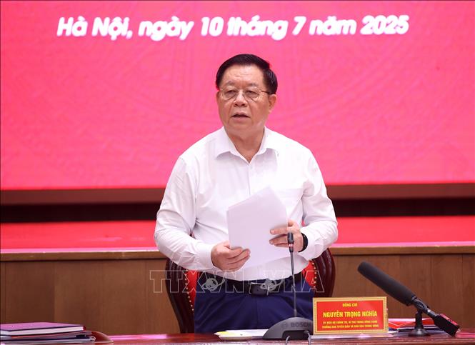 Trưởng Ban Tuyên giáo và Dân vận Trung ương Nguyễn Trọng Nghĩa phát biểu kết luận buổi làm việc. Ảnh: Văn Điệp - TTXVN