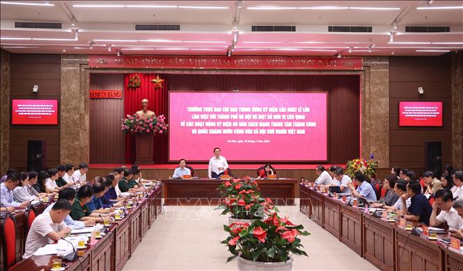 Trưởng Ban Tuyên giáo và Dân vận Trung ương Nguyễn Trọng Nghĩa phát biểu kết luận buổi làm việc. Ảnh: Văn Điệp - TTXVN