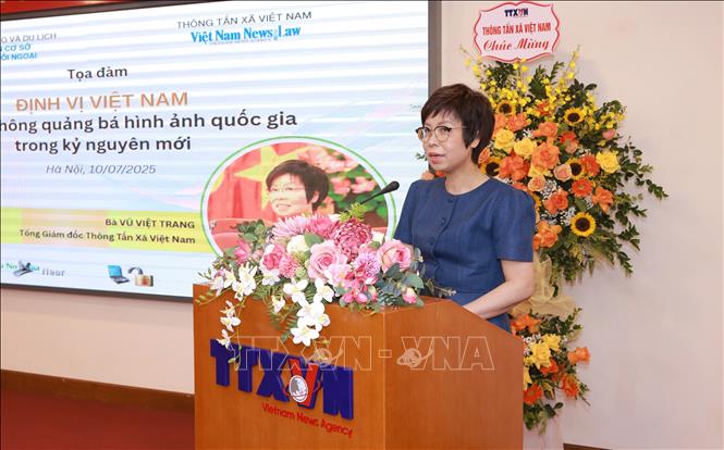 Tổng Giám đốc TTXVN Vũ Việt Trang phát biểu tại tọa đàm. Ảnh: TTXVN