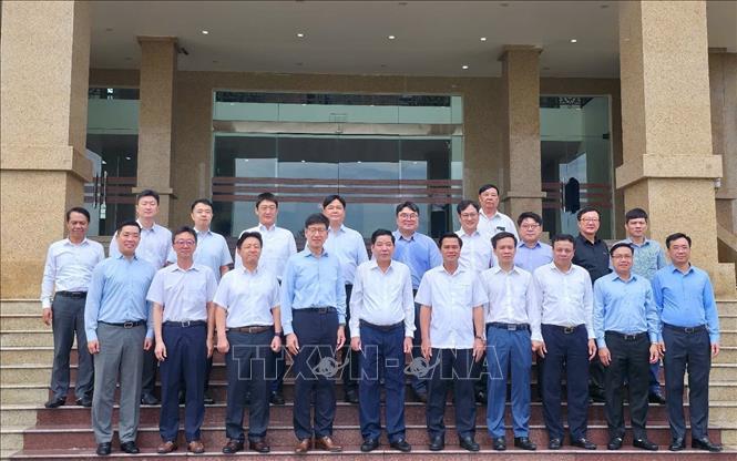 Các đại biểu chụp ảnh lưu niệm. Ảnh: Thanh Thương - TTXVN