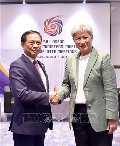 Phó Thủ tướng, Bộ trưởng Ngoại giao Bùi Thanh Sơn gặp Bộ trưởng Ngoại giao Australia Penny Wong. Ảnh: TTXVN phát