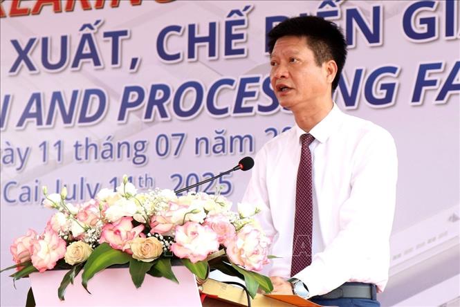 Phó Chủ tịch Thường trực UBND tỉnh Lào Cai Nguyễn Thế Phước phát biểu tại lễ khởi công. Ảnh: TTXVN phát
