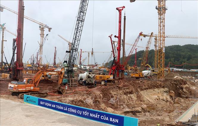 Công trường thi công Dự án Trung tâm tổ chức Hội nghị APEC 2027 và các công trình chức năng. Ảnh: Lê Huy Hải - TTXVN