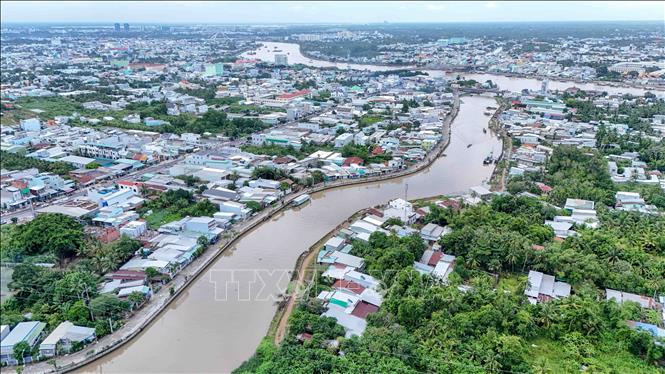 Dự án Kè Cái Sơn có chiều dài gần 5,2km, đi qua phường An Bình và phường Long Tuyền của thành phố Cần Thơ. Ảnh: Thanh Liêm - TTXVN