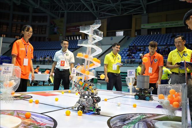 Các đội thi đấu tại vòng chung kết. Ảnh: Danh Lam -TTXVN 