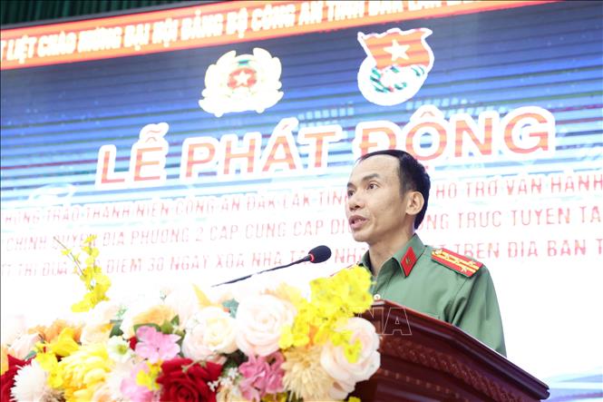 Đại tá Trần Quang Hiếu, Phó Giám đốc Công an tỉnh Đắk Lắk phát động phong trào. Ảnh: Hoài Thu – TTXVN
