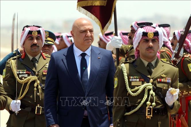 Tổng thống Liban Joseph Aoun (giữa) trong chuyến thăm Jordan ngày 10/6/2025. Ảnh: THX/TTXVN