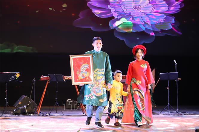 Cultural performances, fashion, and cuisine are held to celebrate a half-century of growing ties. VNA Photo: Hồng Minh