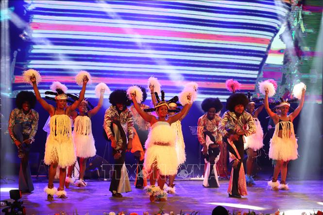Cultural performances, fashion, and cuisine are held to celebrate a half-century of growing ties. VNA Photo: Hồng Minh
