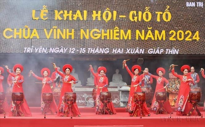 Lễ Khai hội - Giỗ tổ Chùa Vĩnh Nghiêm năm 2024, thu hút đông đảo khách thập phương về dự hội (Bắc Giang, 2024). Ảnh: Danh Lam -TTXVN