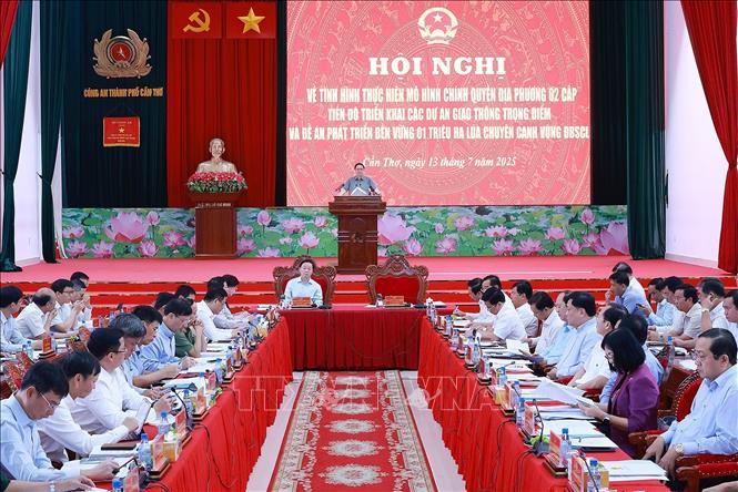 Hội nghị về thực hiện chính quyền địa phương hai cấp và triển khai dự án trọng điểm vùng ĐBSCL. Ảnh: Dương Giang-TTXVN