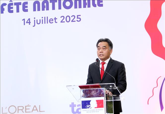 Nguyen Loc Ha, Vice Chairman of the Ho Chi Minh city's People’s Committee, speaks at the ceremony. VNA Photo: Xuân Khu