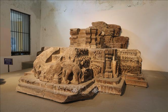 The Dong Duong altar - one of 12 national treasures of Cham sculpture preserved at the museum. VNA Photo: Kha Phạm 