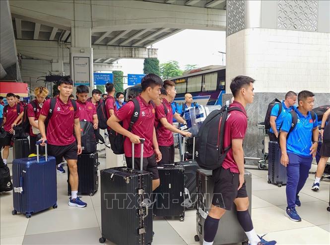 Các cầu thủ đội tuyển U23 Việt Nam đã có mặt tại sân bay Soekarno-Hatta tại Jakarta, Indonesia. Ảnh: TTXVN phát