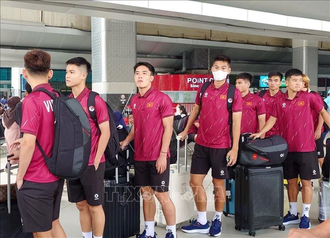 Vietnam’s U23 national football team, led by head coach Kim Sang-sik, arrive in Jakarta, Indonesia on July 14, gearing up to defend their crown at the 2025 ASEAN U23 Championship. Photo by courtesy/VNA
