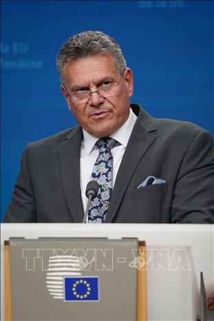 Ủy viên Thương mại Liên minh châu Âu (EU) Maros Sefcovic phát biểu họp báo tại Brussels, Bỉ ngày 14/7/2025. Ảnh: THX/TTXVN