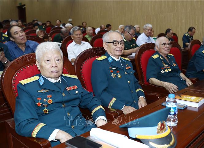 Các cựu chiến binh Bộ đội tên lửa phòng không tại buổi gặp mặt. Ảnh: Trọng Đức - TTXVN