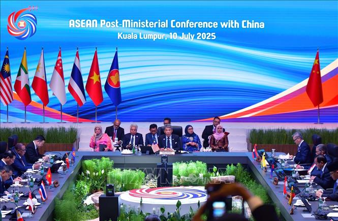 Hội nghị Bộ trưởng Ngoại giao ASEAN – Trung Quốc ngày 10/7/2025 tại Malaysia. Ảnh: TTXVN phát
