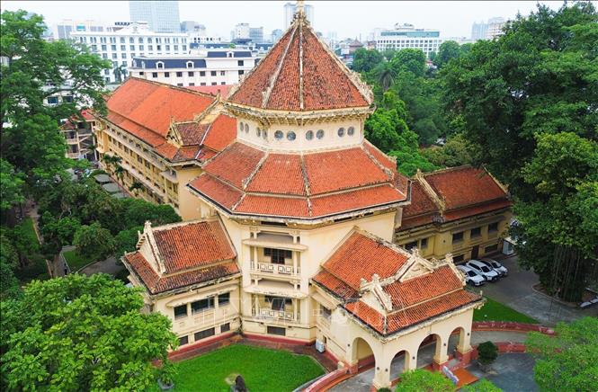 Bảo tàng Lịch sử Quốc gia được khánh thành và đưa vào hoạt động từ năm 1932 tại số 1 Tràng Tiền và 216 Trần Quang Khải (Hà Nội). Ảnh Thành Phương – TTXVN
